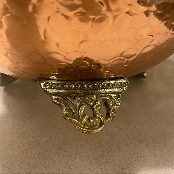 Hammered Copper Planter Ornate Brass Feet Handle Decorative Bowl Cauldron India - Picture 8 of 13